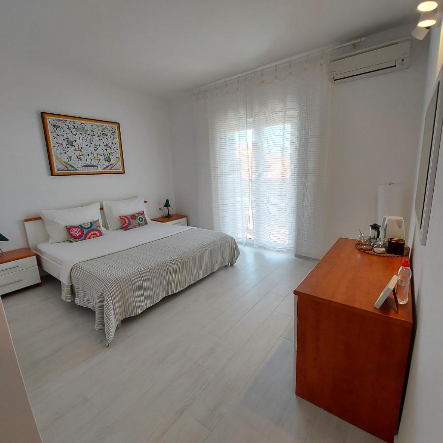 Guest House Mediterranean Hvar Town Extérieur photo