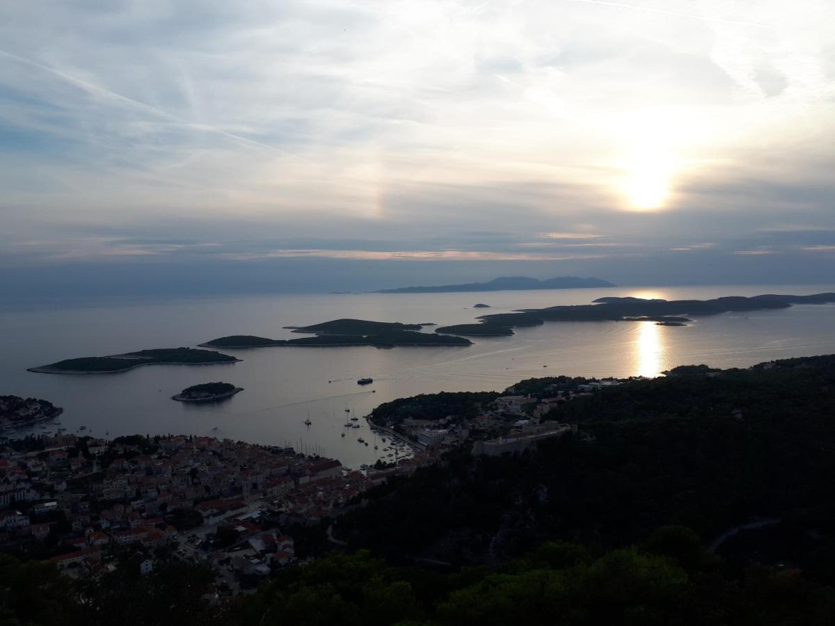 Guest House Mediterranean Hvar Town Extérieur photo